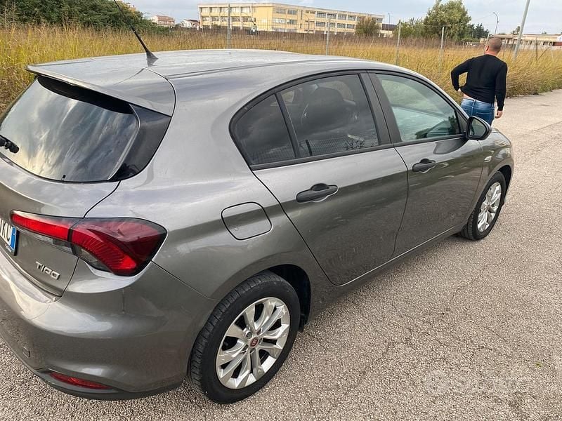 Usata Fiat Tipo 76 CV (55 kW) 2019 Grigio Berlina