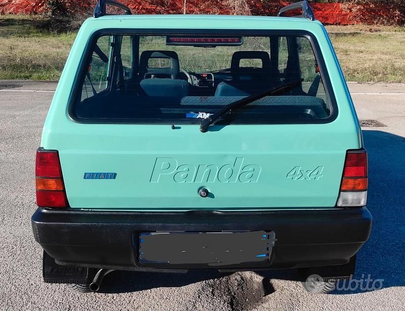 Usado Fiat Panda 4x4 Climbing 54 CV (39 kW) 2022 Verde Utilitario