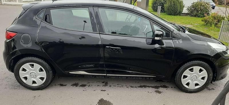 Usata Renault Clio II 75 CV (55 kW) 2011 Berlina