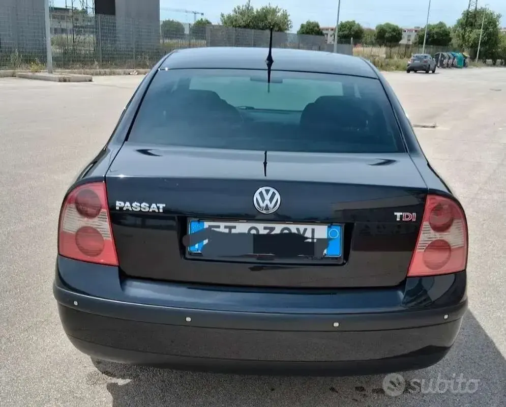 Usata VW Passat Business 101 CV (74 kW) 2002 Nero Berlina