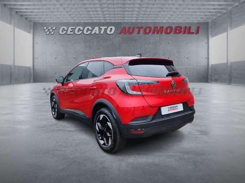 Usata Renault Captur Techno 101 CV (74 kW) 2025 Rosso SUV