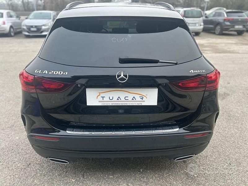 Usata Mercedes GLA200 AMG Line Premium Plus 150 CV (110 kW) 2023 Nero SUV