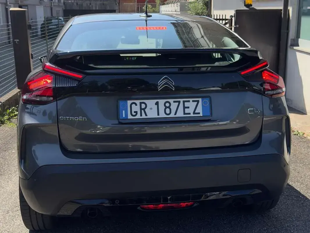 Usata Citroën C4 Feel 131 CV (96 kW) 2023 Grigio SUV
