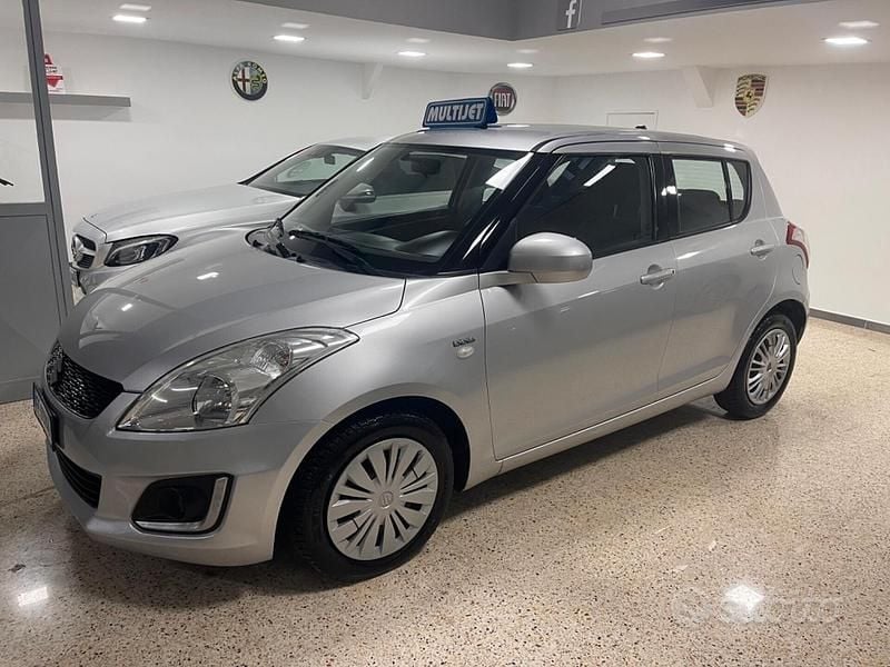 Usata Suzuki Swift 74 CV (54 kW) 2016 Grigio Utilitaria