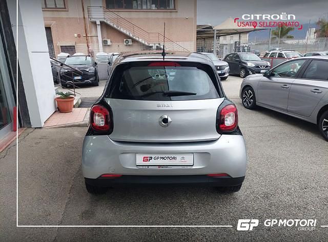 Usata Smart ForFour 90 CV (66 kW) 2016 Grigio Utilitaria