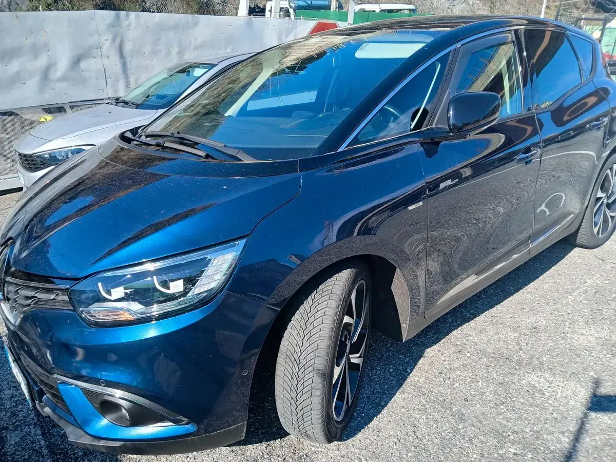 Usata Renault Scénic Bose Edition 131 CV (96 kW) 2017 Blu Monovolume