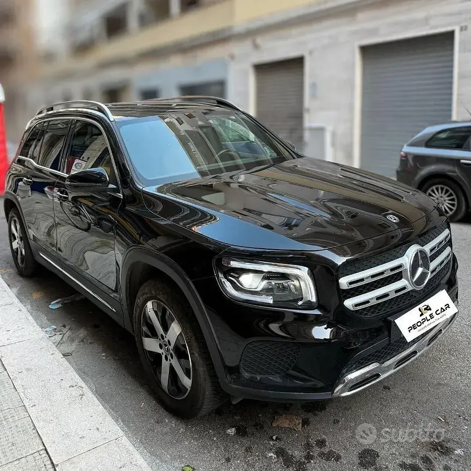 Usata Mercedes GLB180 116 CV (85 kW) 2021 Nero SUV