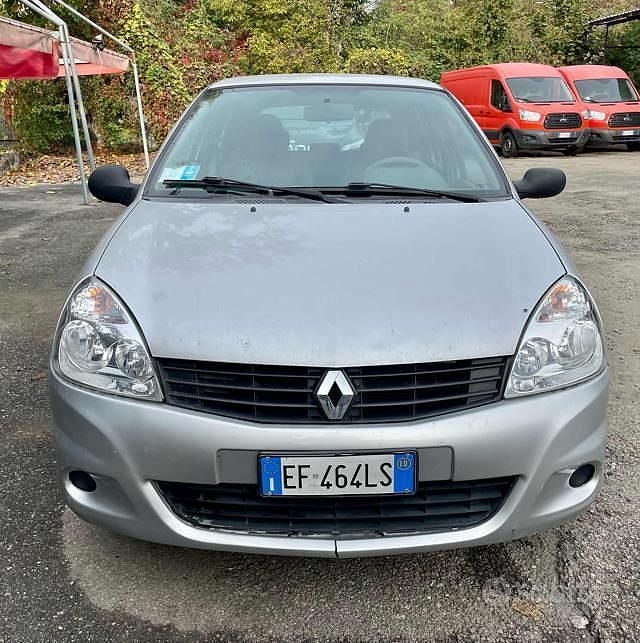 Usata Renault Clio II 72 CV (52 kW) 2010 Grigio Berlina
