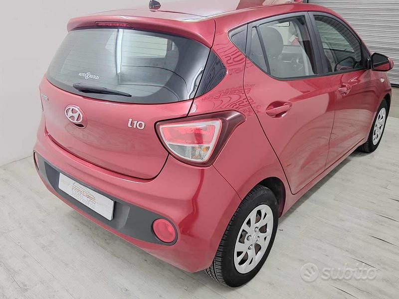 Usata Hyundai i10 100 CV (73 kW) 2019 Rosso Utilitaria