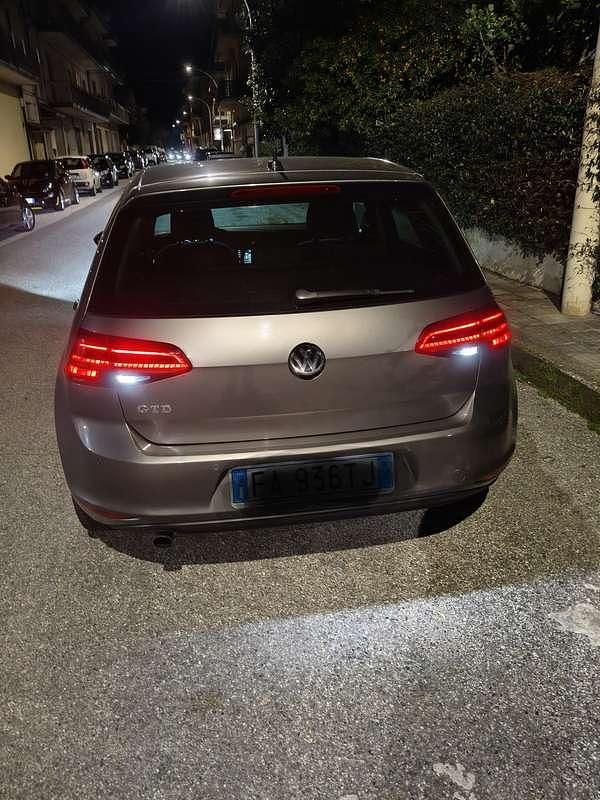 Usata VW Golf VII Comfortline 110 CV (80 kW) 2015 Oro Berlina