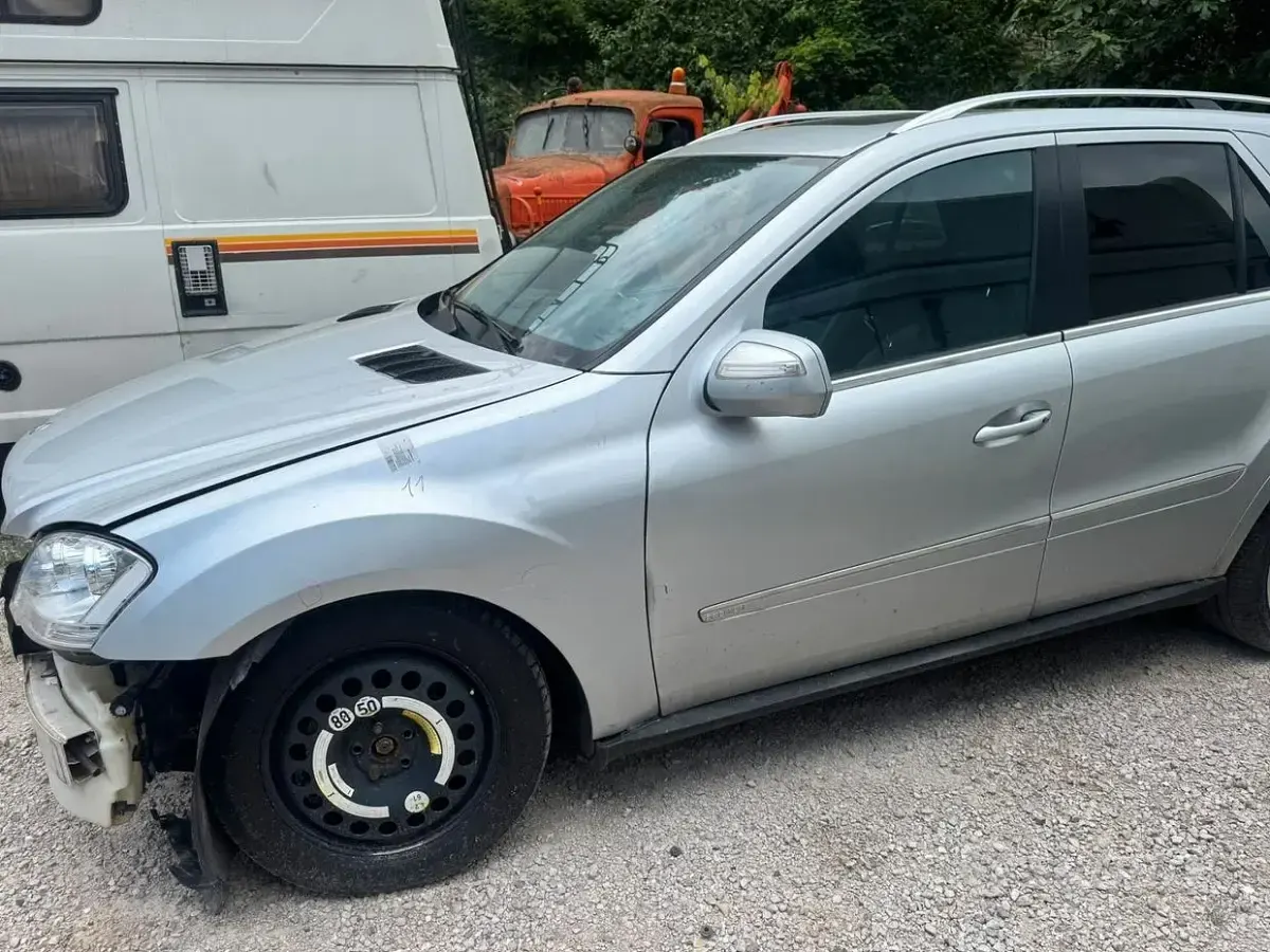 Usata Mercedes ML320 224 CV (164 kW) 2010 Grigio SUV