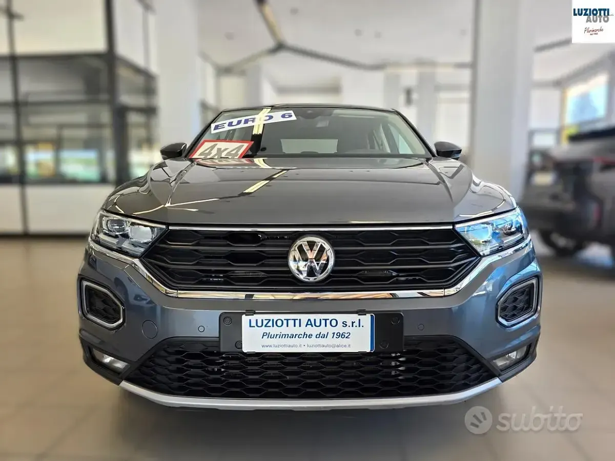 Usata VW T-Roc 150 CV (110 kW) 2018 Grigio SUV