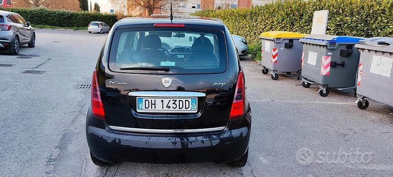 Usata Lancia Musa 90 CV (66 kW) 2007 Nero Monovolume
