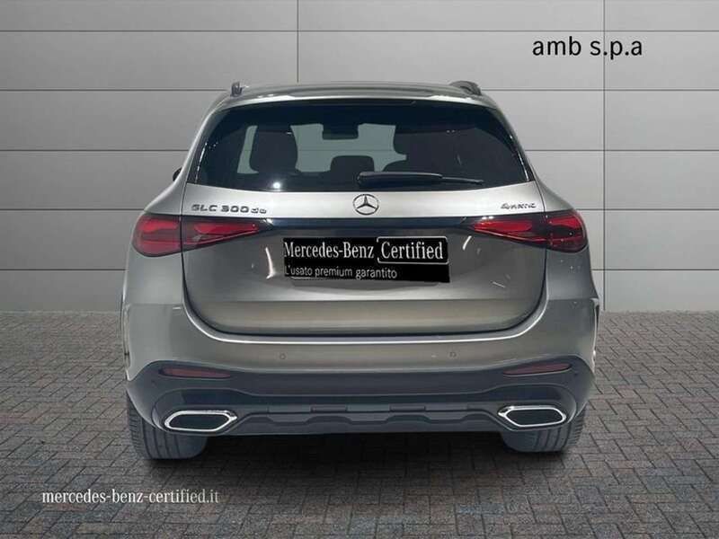 Usata Mercedes GLC300e Advanced 332 CV (244 kW) 2023 Beige SUV