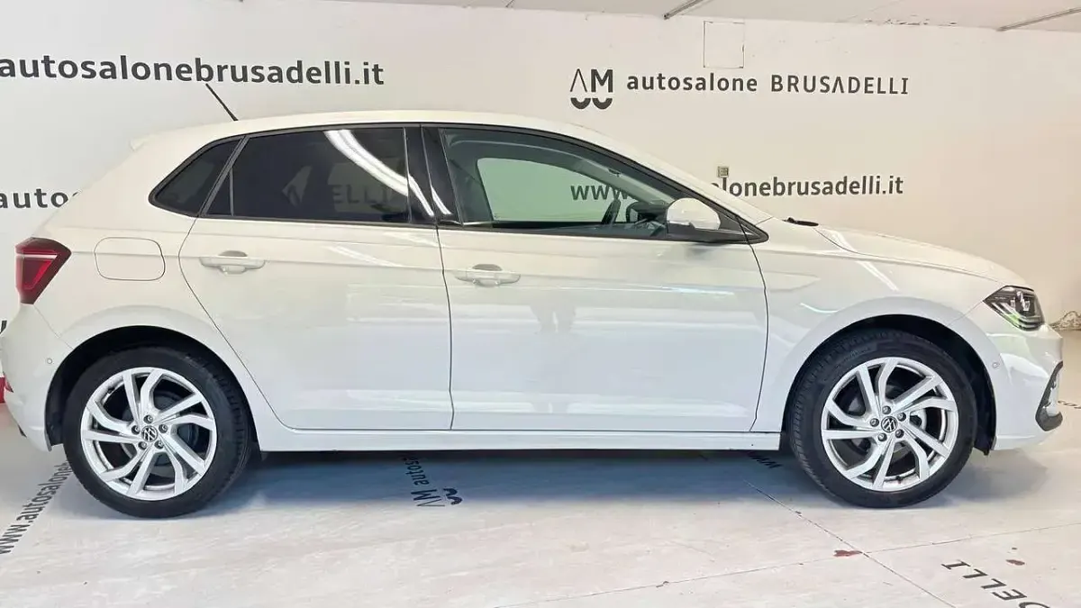 Usata VW Polo IQ Drive 95 CV (69 kW) 2023 Ascot grey Utilitaria