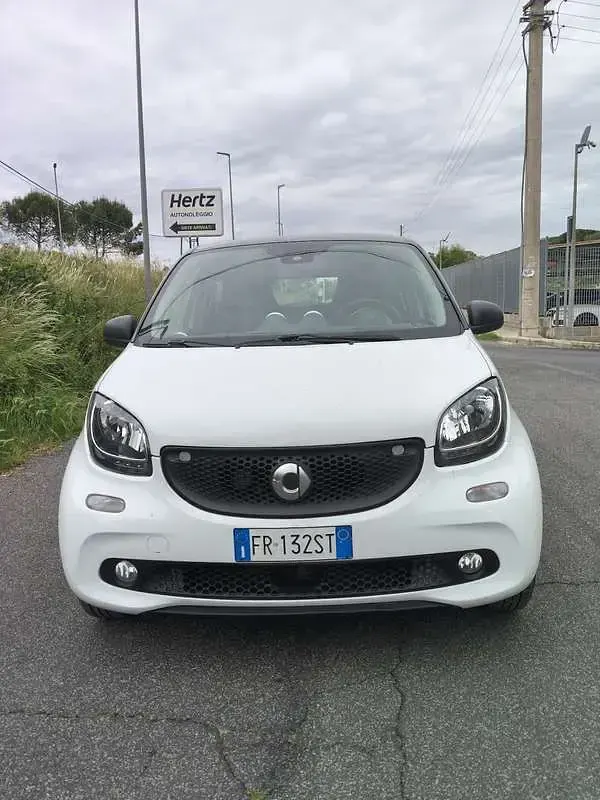 Usata Smart ForFour Prime 71 CV (52 kW) 2018 Bianco Utilitaria