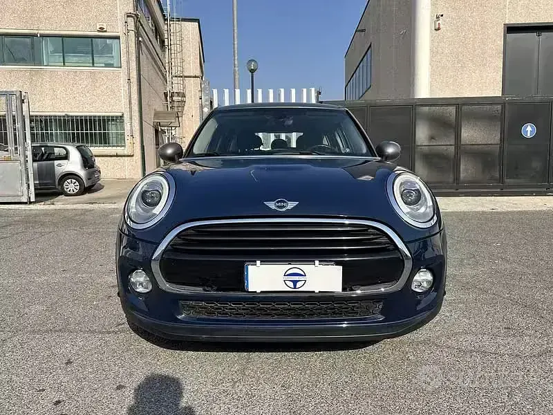 Usata Mini Cooper D 116 CV (85 kW) 2018 Bluazzurro Utilitaria