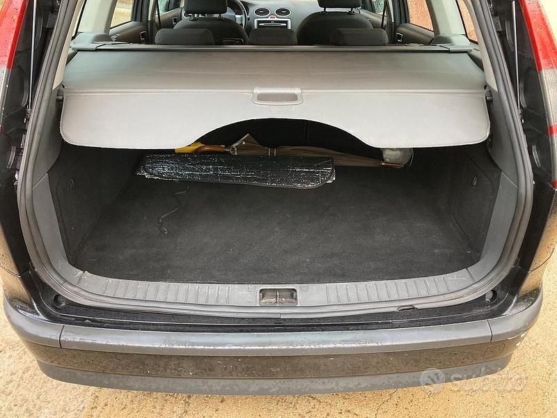 Usata Ford Focus 90 CV (66 kW) 2007 Nero Station wagon