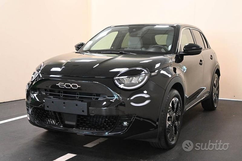 Usata Fiat 600 101 CV (74 kW) 2024 Nero SUV