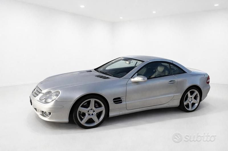 Usata Mercedes SL500 387 CV (284 kW) 2007 Grigio Cabrio