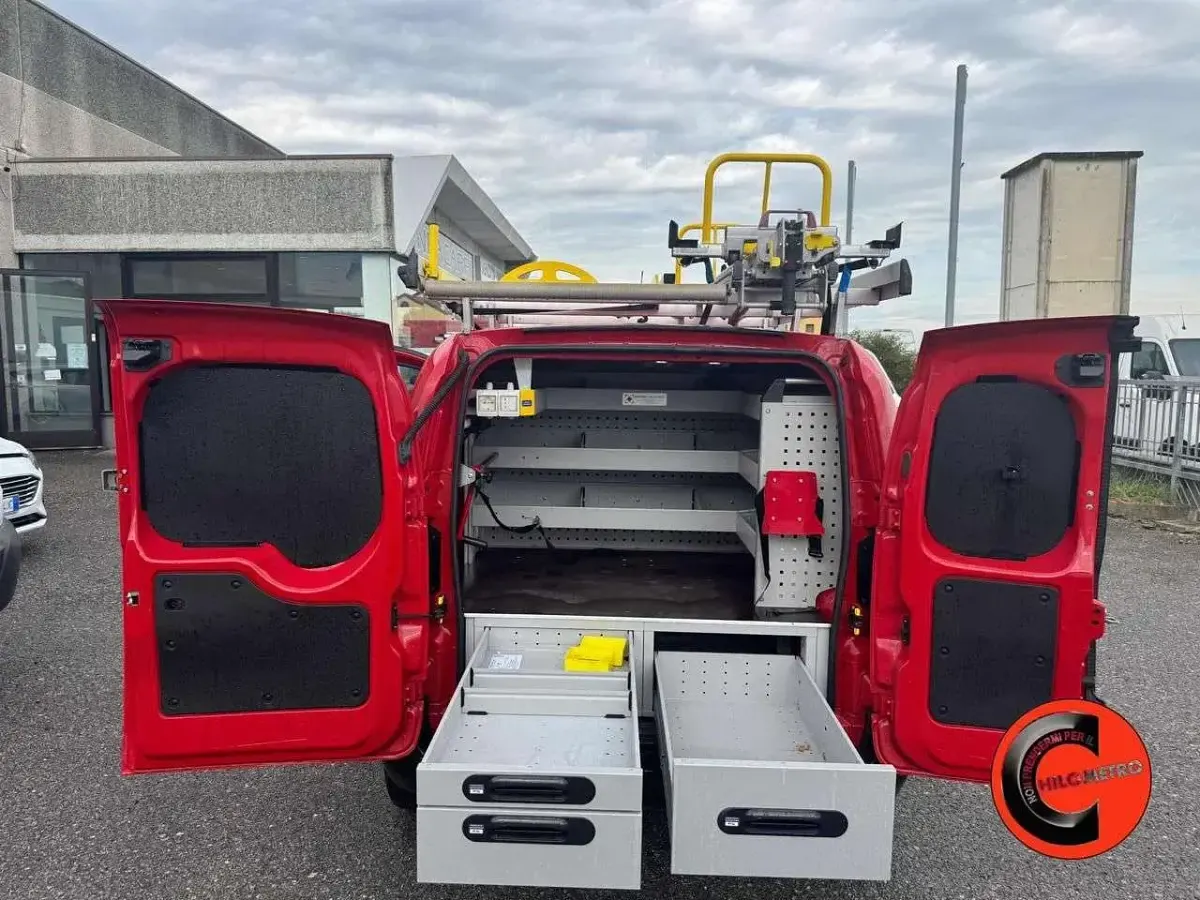 Usata Fiat Fiorino 95 CV (69 kW) 2017 Rosso Monovolume