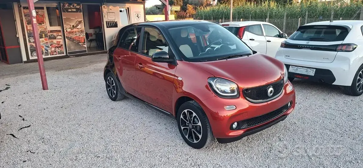 Usata Smart ForFour Passion 70 CV (51 kW) 2015 Rosso Utilitaria