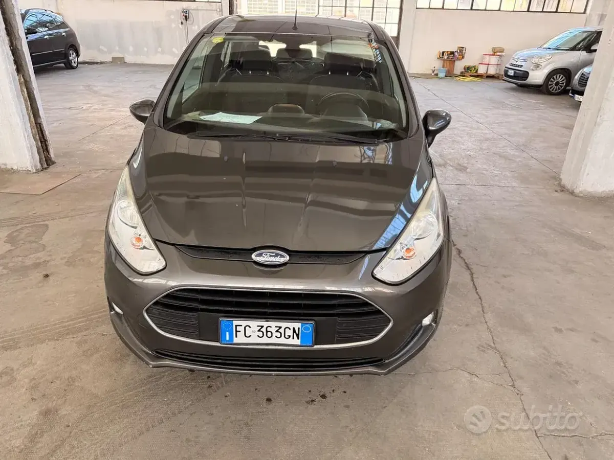 Usata Ford B-MAX Titanium 75 CV (55 kW) 2016 Grigio Monovolume