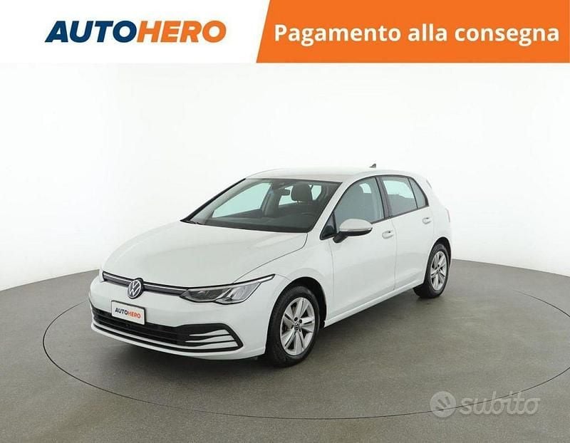 Bianco Usata 2022 VW Golf VIII Life Tre volumi | 18.399 € (Ottimo prezzo) - Immagine 1/4