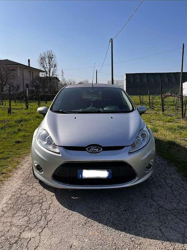 Usata Ford Fiesta Titanium 92 CV (67 kW) 2011 Utilitaria