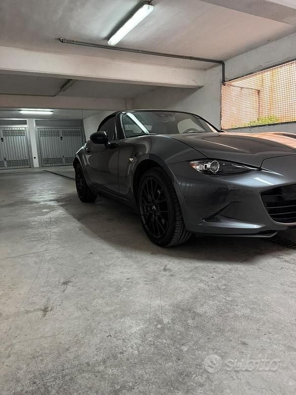 Grigio Usata 2024 Mazda MX5 Homura-Line Cabrio | 34.000 € (Buon prezzo) - Immagine 1/4