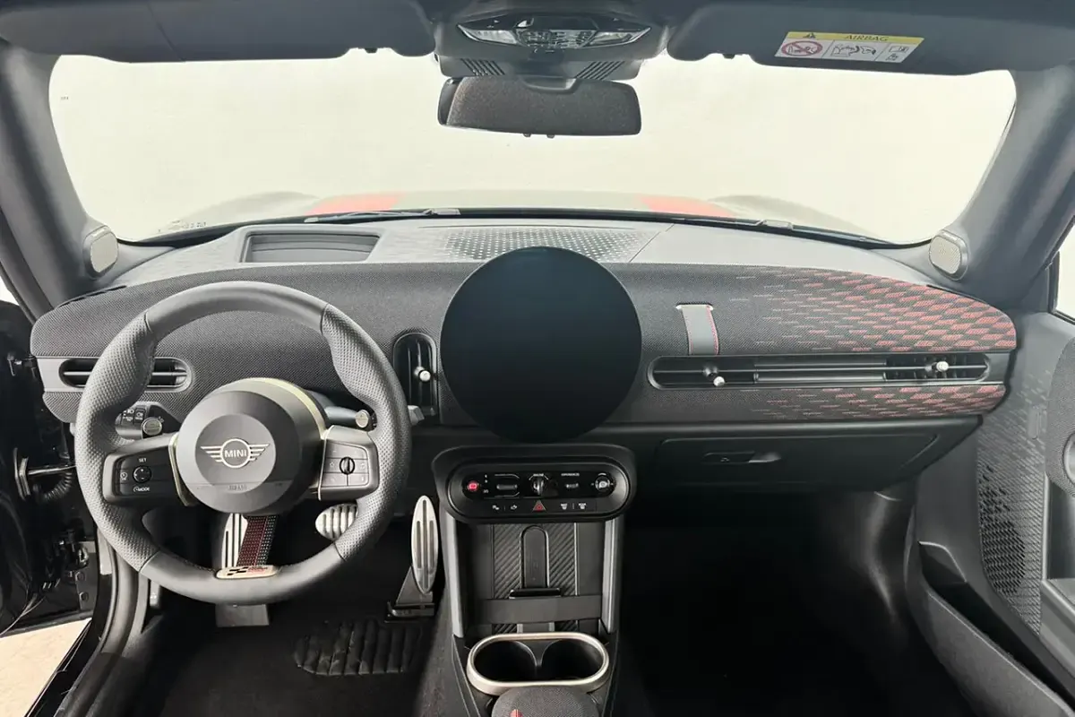 Usata Mini John Cooper Works Cabriolet 231 CV (169 kW) 2025 Midnight black ii metallizzato Cabrio