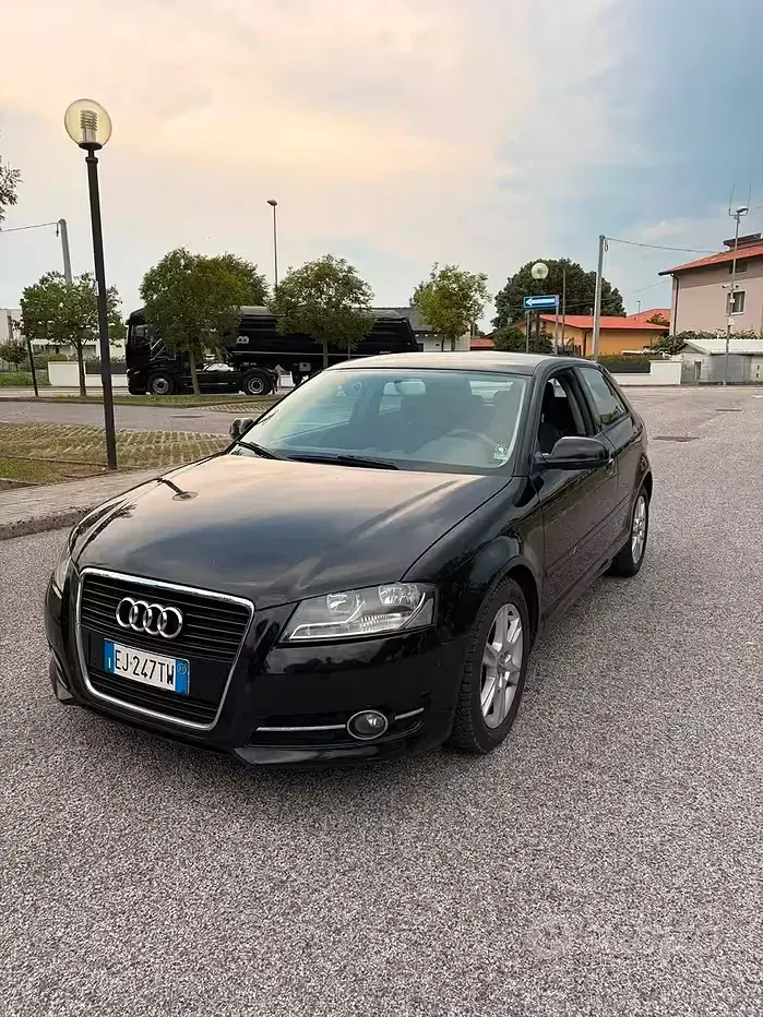 Usata Audi A3 90 CV (66 kW) 2011 Nero Utilitaria
