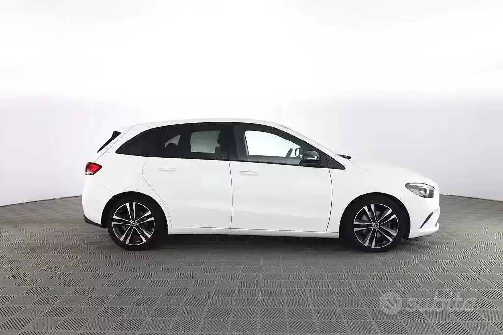 Usata Mercedes B200 150 CV (110 kW) 2020 Bianco Utilitaria