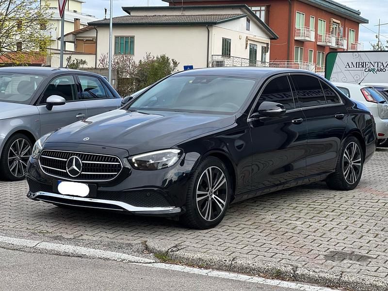 Usata Mercedes E220 Business 194 CV (142 kW) 2021 Nero Berlina