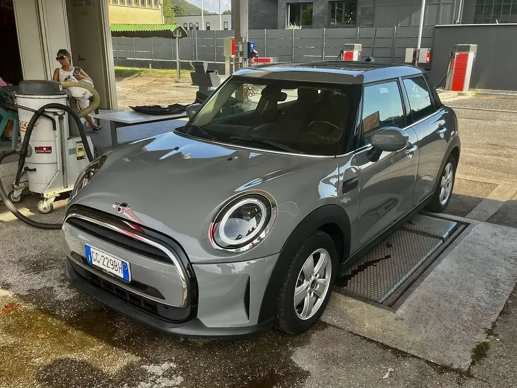 Usata Mini ONE Essential 75 CV (55 kW) 2021 Utilitaria
