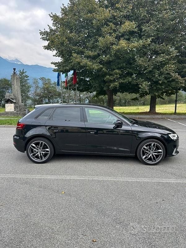 Usata Audi A3 Sportback 116 CV (85 kW) 2019 Nero Utilitaria