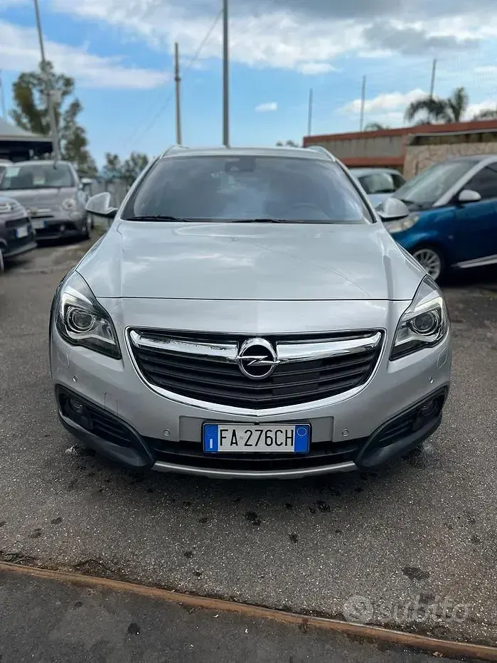Usata Opel Insignia Country Tourer 163 CV (119 kW) 2015 Nero Station wagon