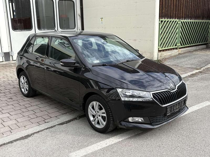 Usata Skoda Fabia Ambition 95 CV (69 kW) 2020 Schwarzmagic perleffekt Utilitaria