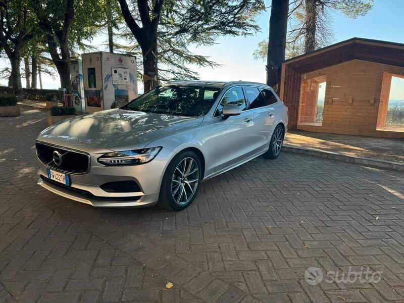 Usata Volvo V90 Business Edition 150 CV (110 kW) 2019 Argento Station wagon