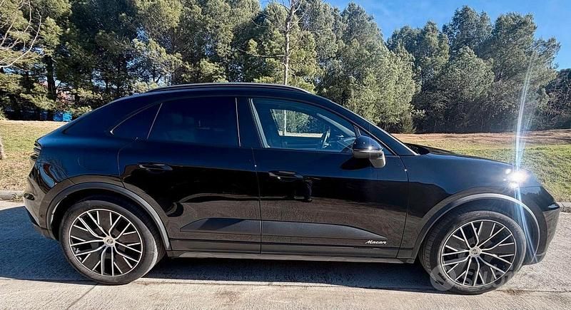 Usata Porsche Macan 380 kW (517 CV) 2025 Nero SUV