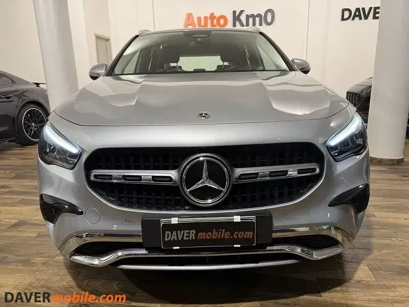 Usata Mercedes GLA180 Advanced 116 CV (85 kW) 2025 Grigio SUV