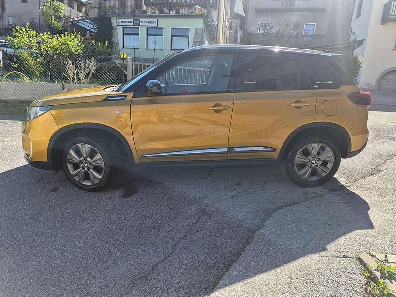 Usata Suzuki Vitara 129 CV (94 kW) 2020 Oro SUV