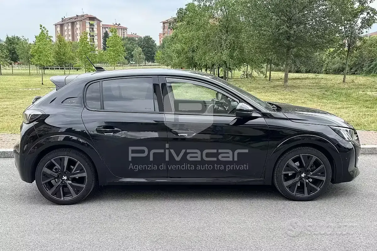 Usata Peugeot 208 GT 131 CV (96 kW) 2023 Nero Utilitaria