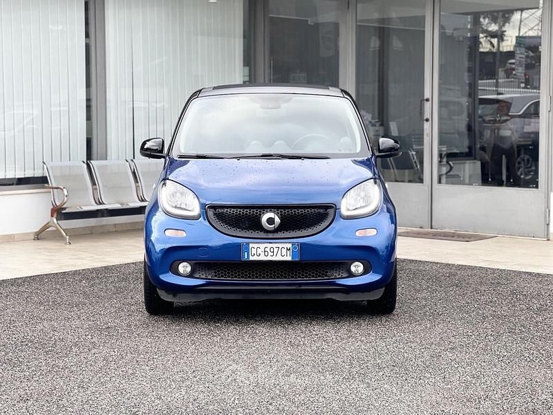 Usata Smart ForFour 90 CV (66 kW) 2017 Blu Utilitaria