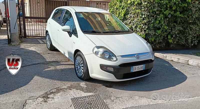 Usata Fiat Punto 75 CV (55 kW) 2010 Bianco Utilitaria