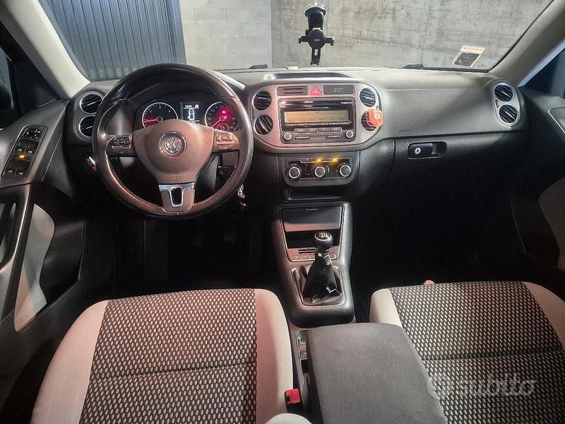 Usata VW Tiguan Trendline 140 CV (102 kW) 2011 Nero SUV