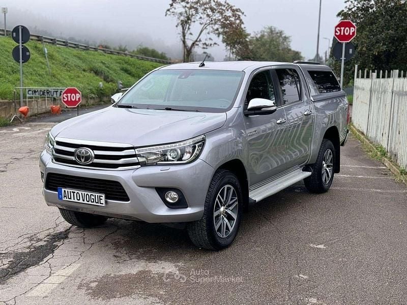 Usata Toyota HiLux Executive 150 CV (110 kW) 2018 Bronzo Pick-up