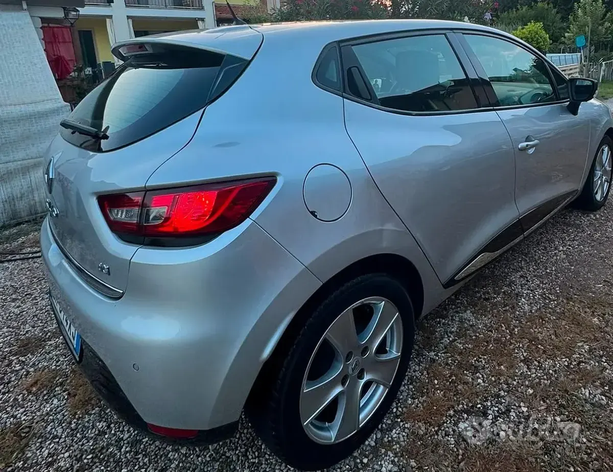 Usata Renault Clio 75 CV (55 kW) 2013 Grigio