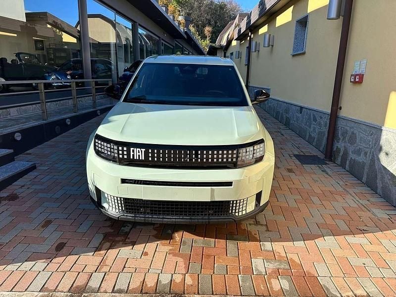 Verde Nuova 2026 Fiat Grande Panda Business Utilitaria | 23.000 € (Cara) - Immagine 1/4