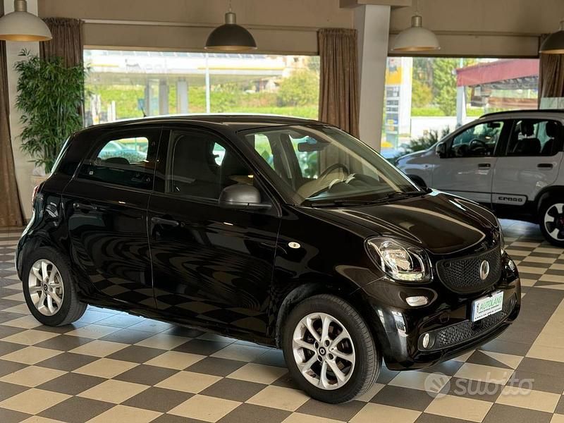 Usata Smart ForFour Passion 71 CV (52 kW) 2018 Nero Utilitaria